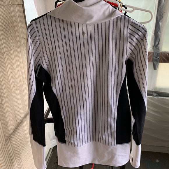 Lululemon zip up - Picture 2 of 3